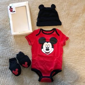 Disney 3 piece onesie set size 3-6 months